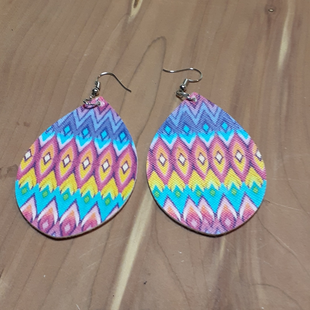 💕3/15💕 Faux leather earrings